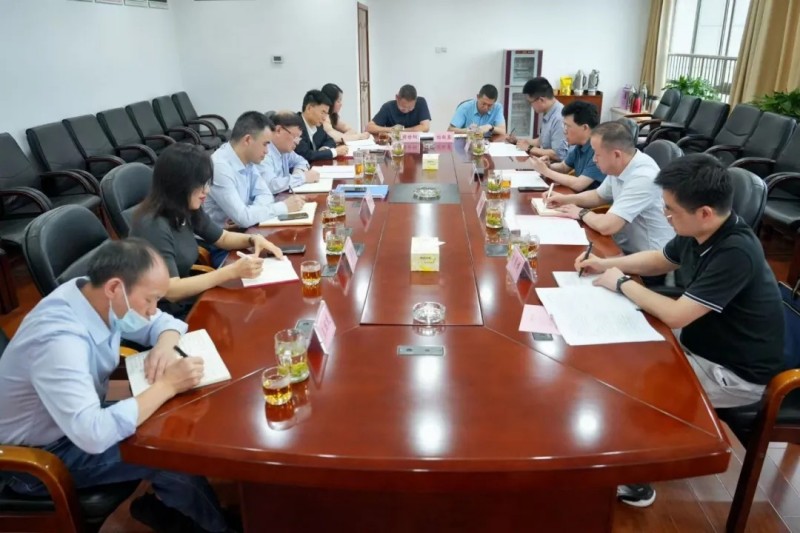 湖南省供銷合作總社黨組書記、理事會主任周曉理調研公司并主持召開座談會